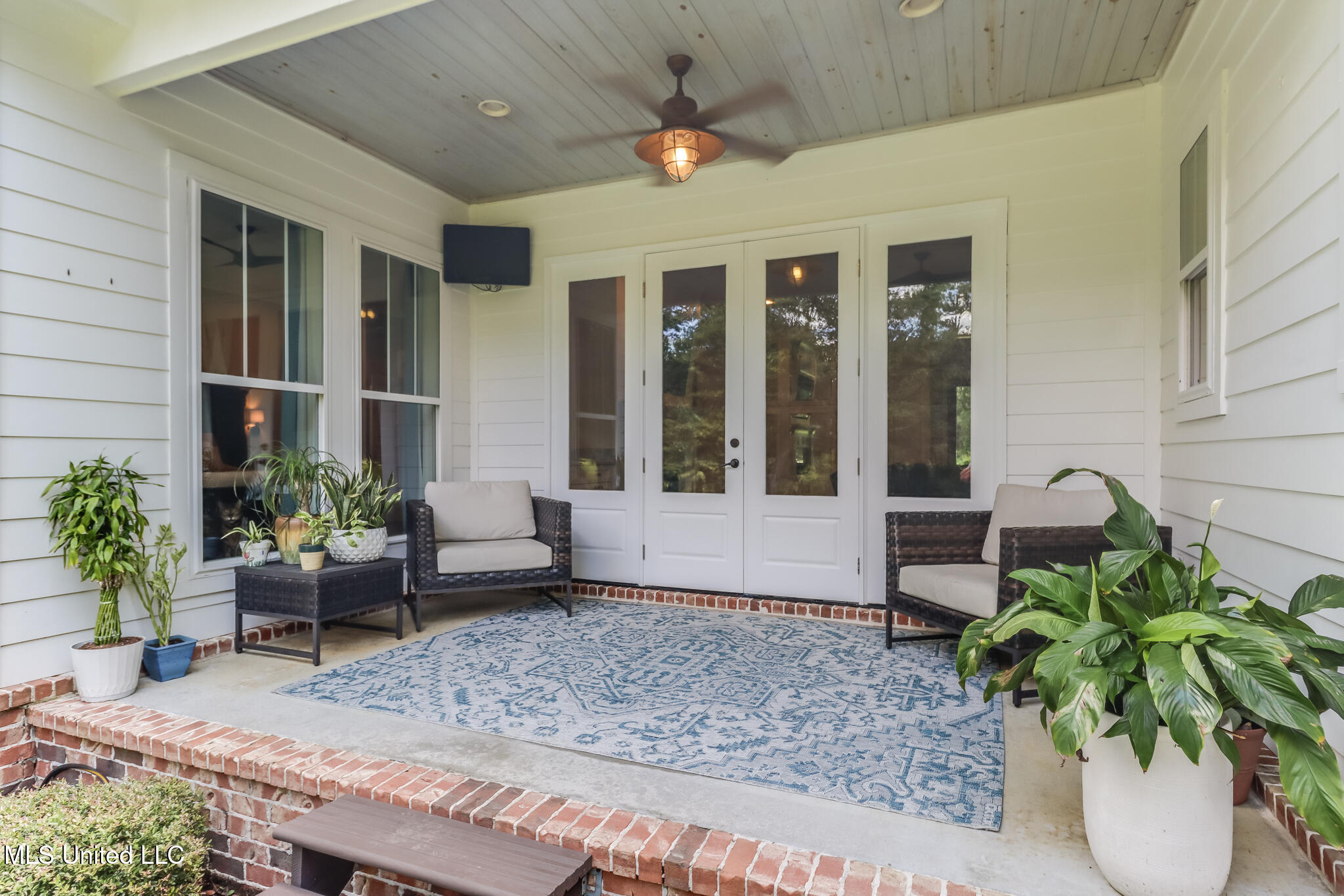 7381 Woodland Drive