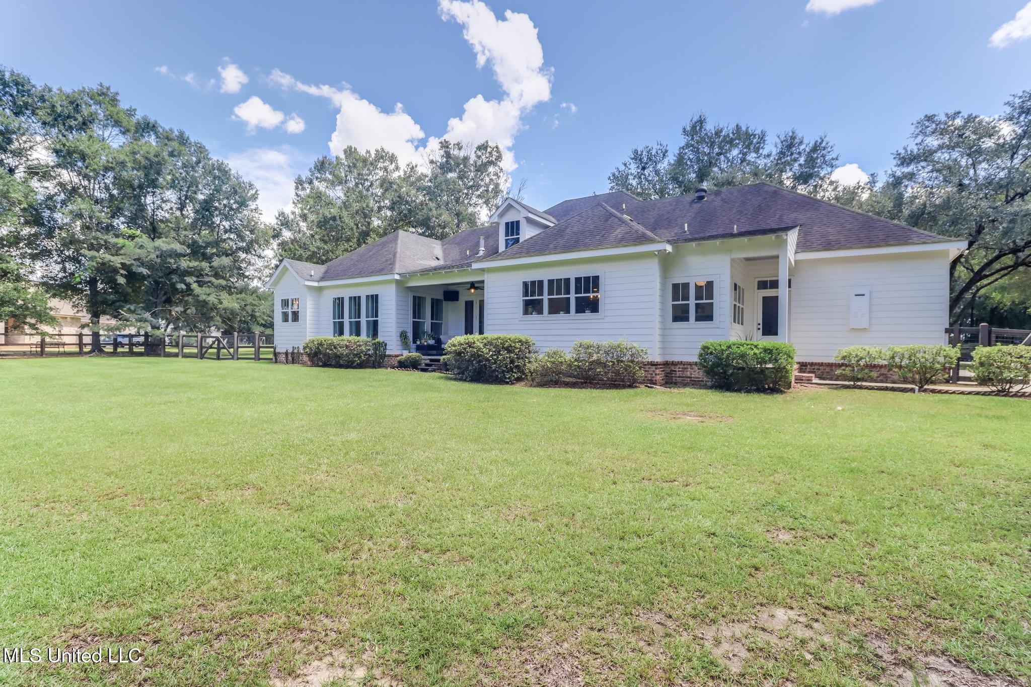 7381 Woodland Drive