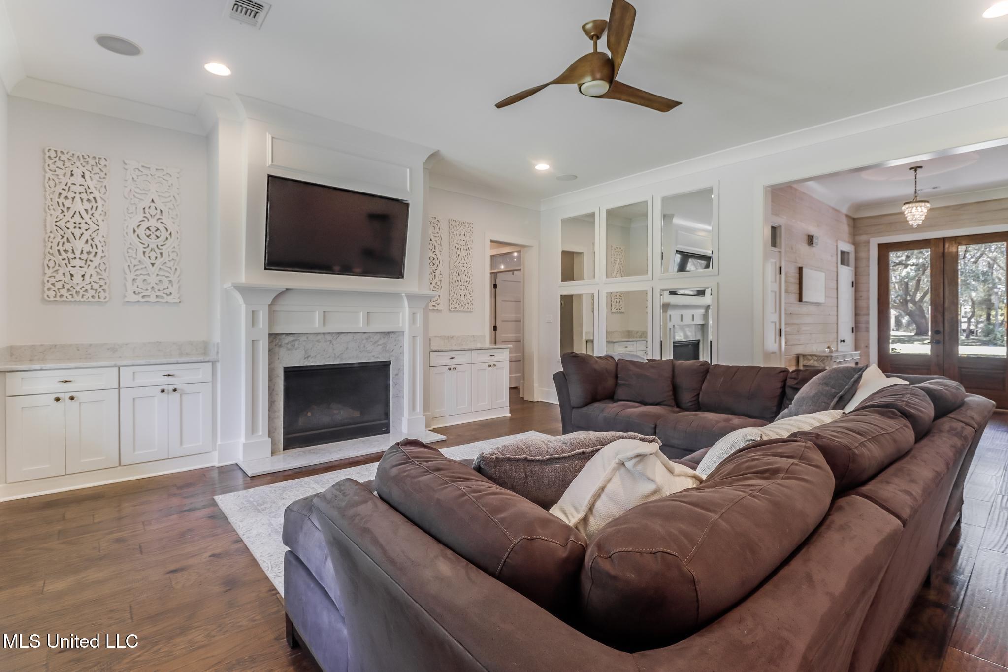 7381 Woodland Drive