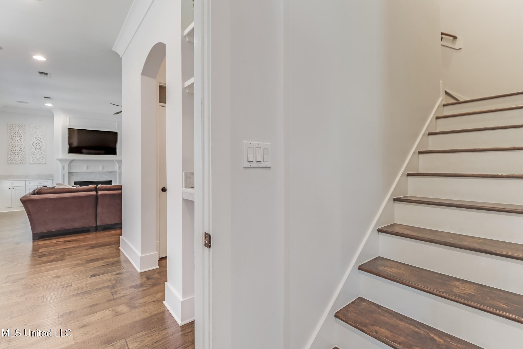 7381 Woodland Drive