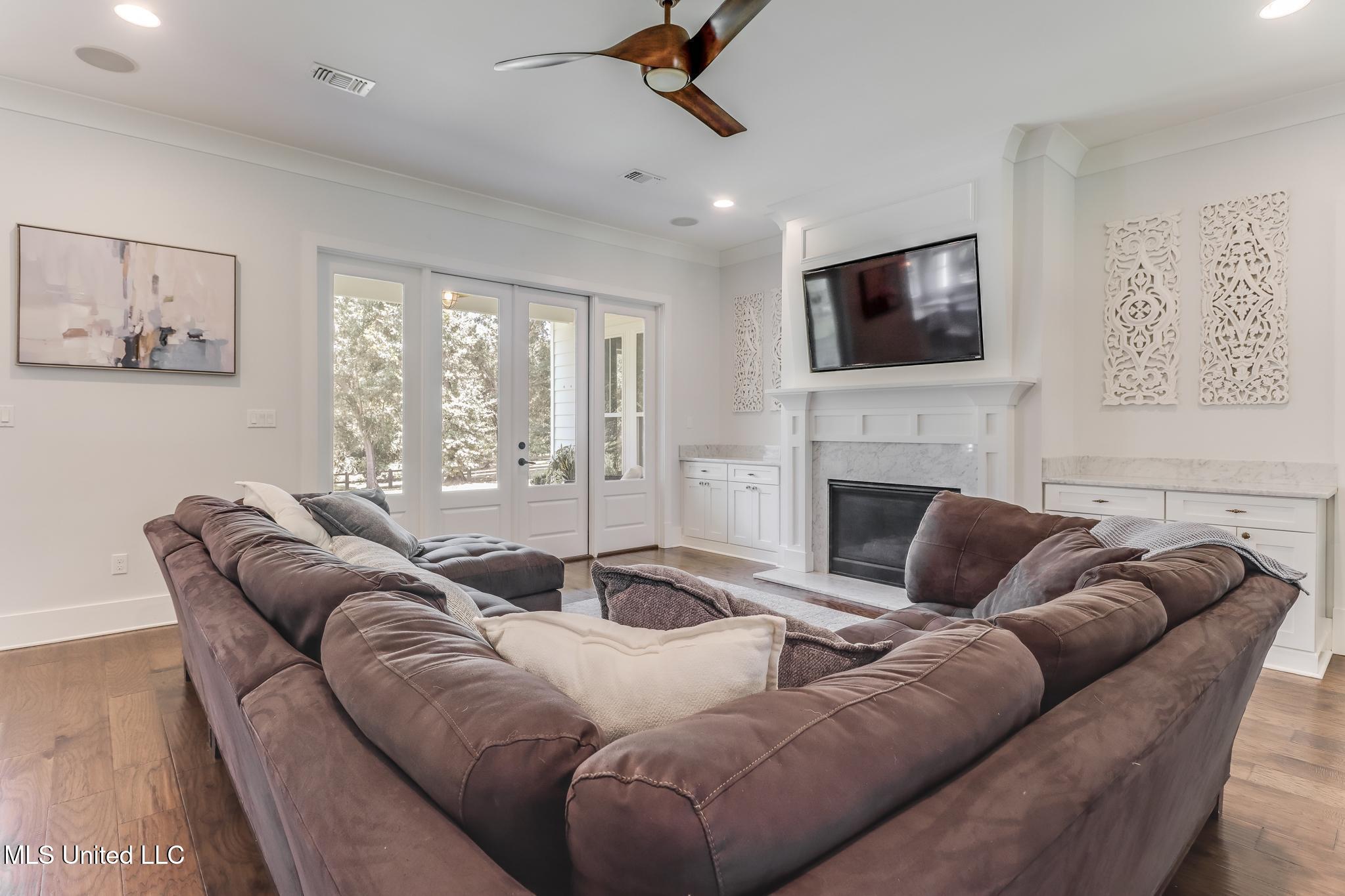 7381 Woodland Drive