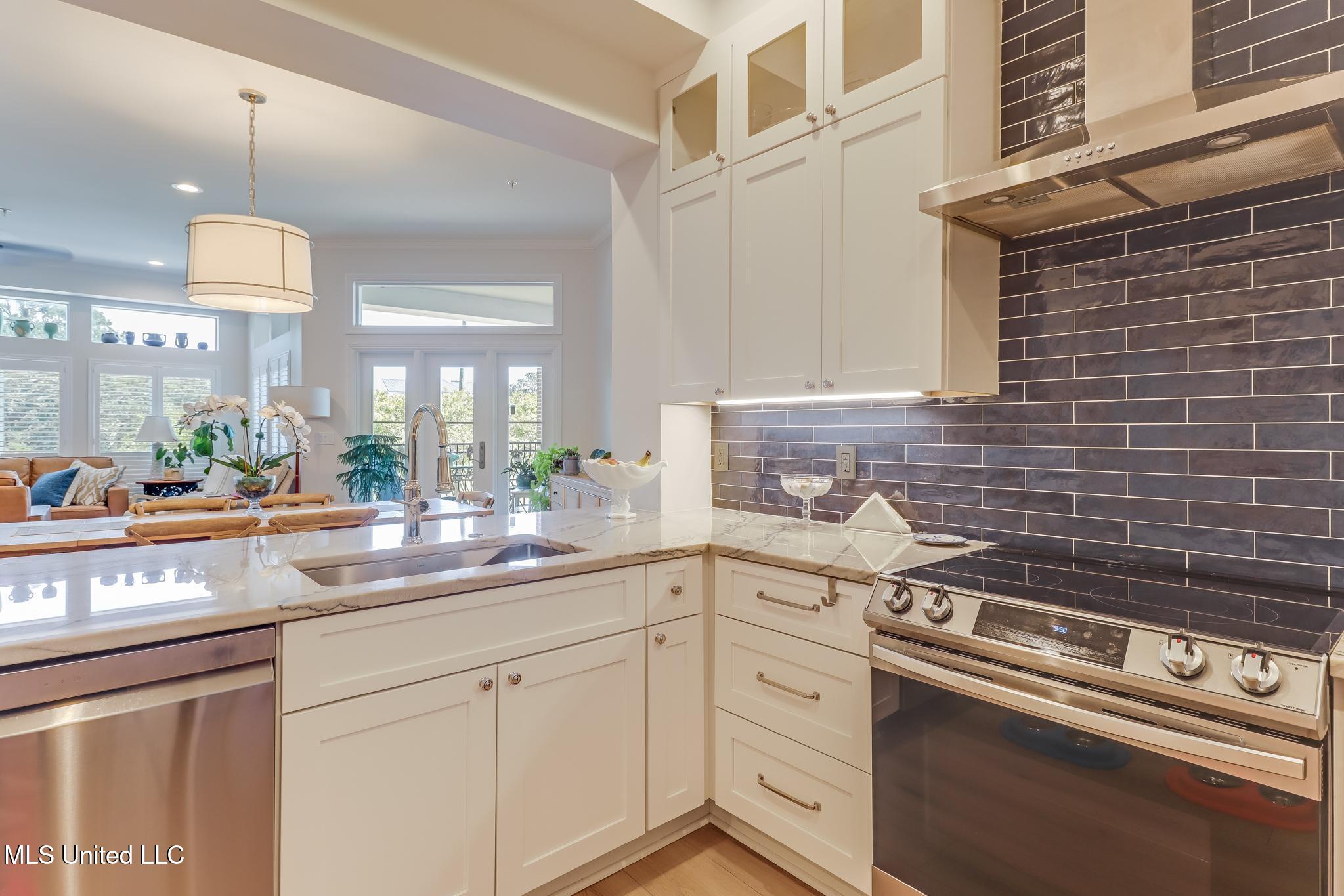 1100 W Beach Boulevard, 203