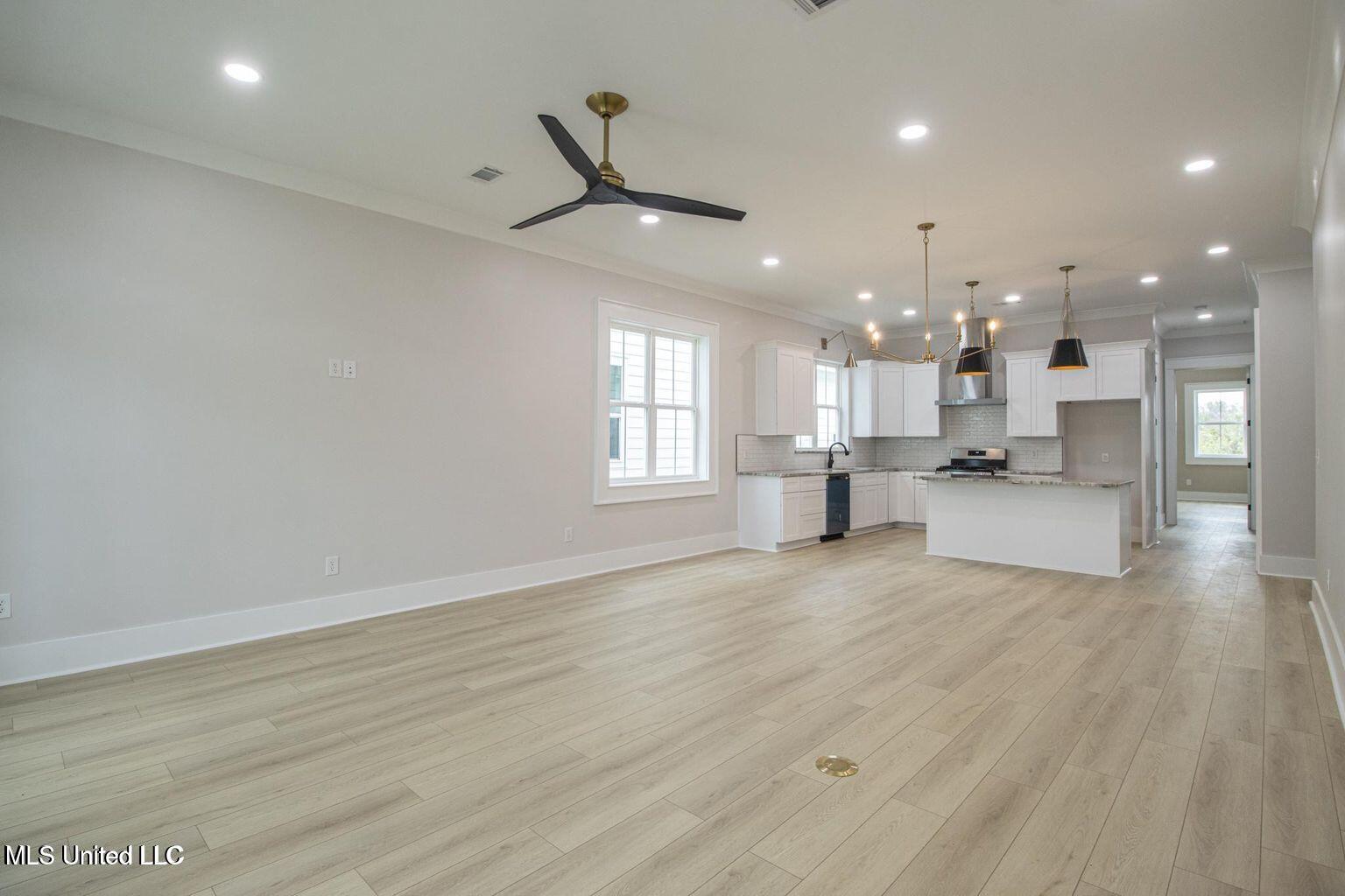 105 E 2nd Street, Pass Christian