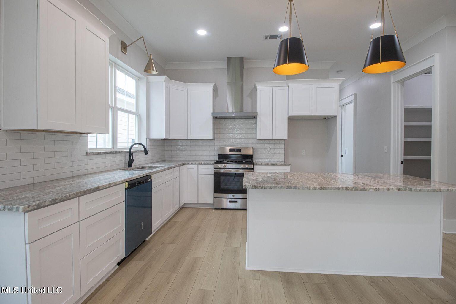 105 E 2nd Street, Pass Christian