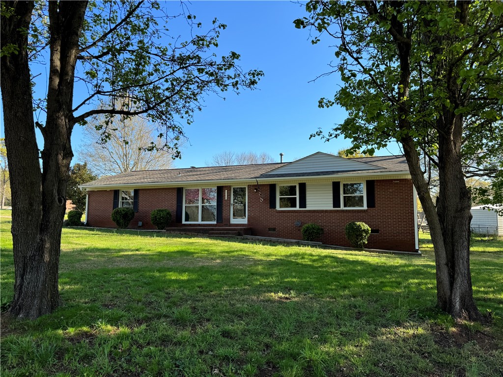 301 Lakewood Drive