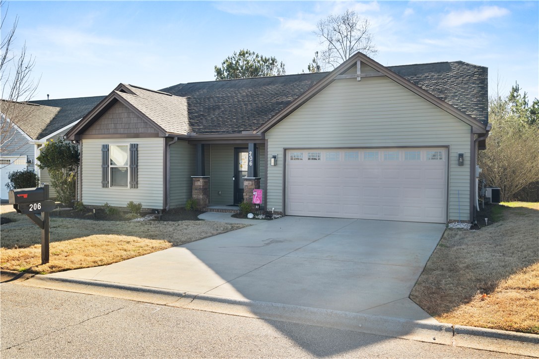206 N Stonegate Drive