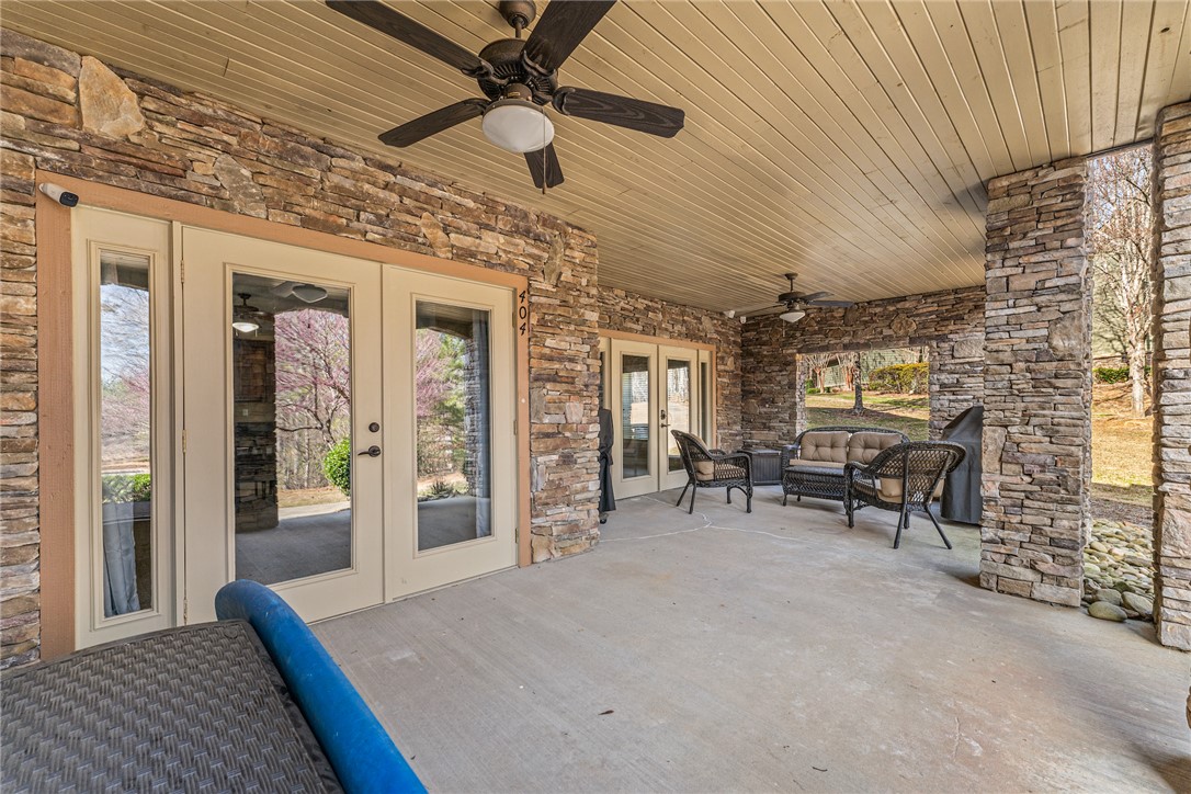 404 Sunset Point Drive