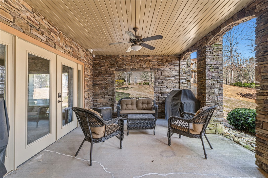 404 Sunset Point Drive