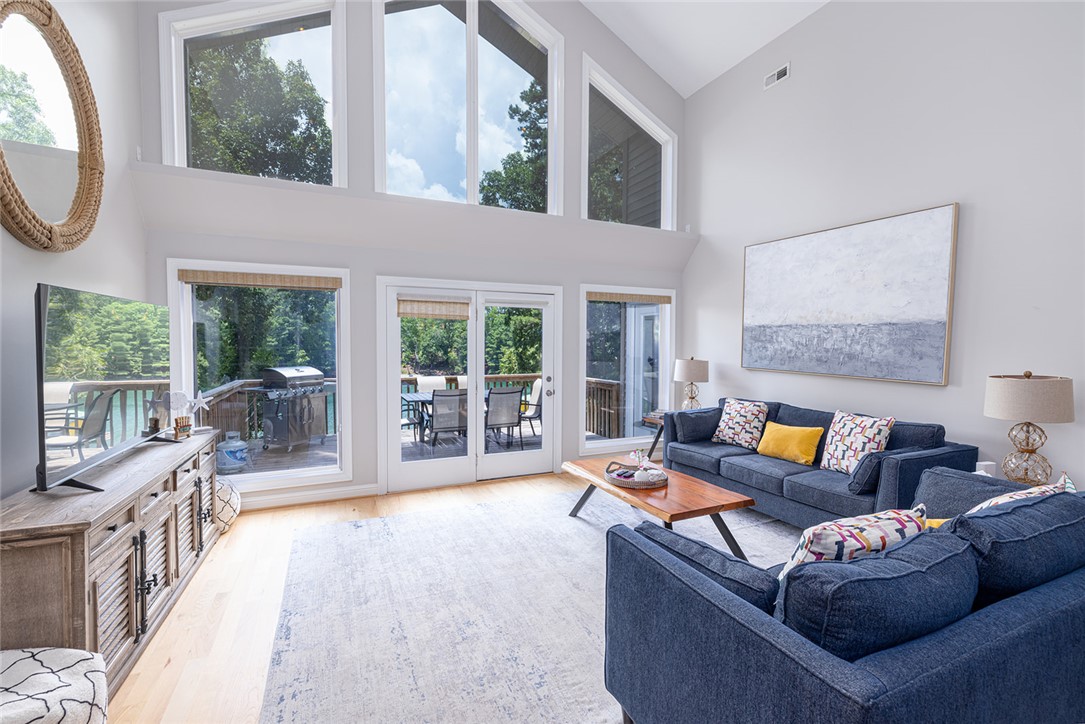 208 Shoreline Drive