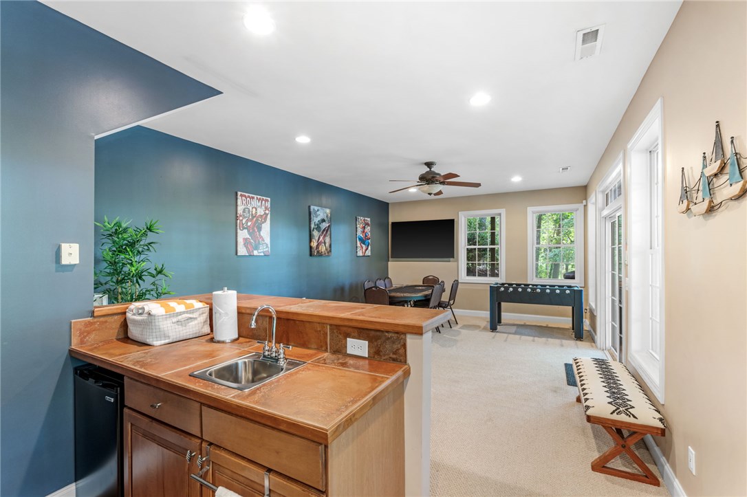 1011 Arrowhead Point Road