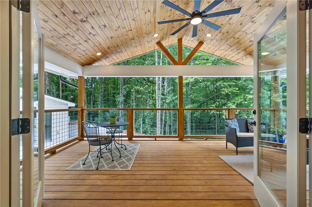 698 Pickett Post Road