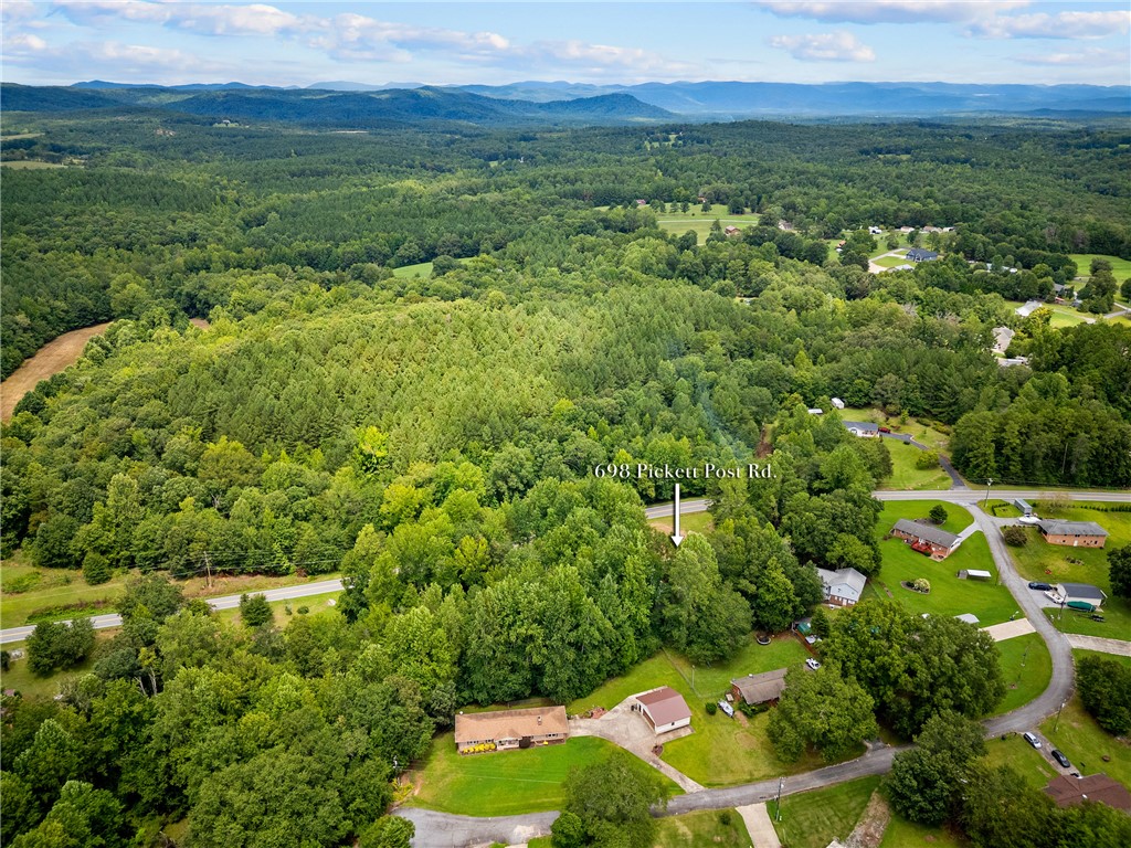 698 Pickett Post Road
