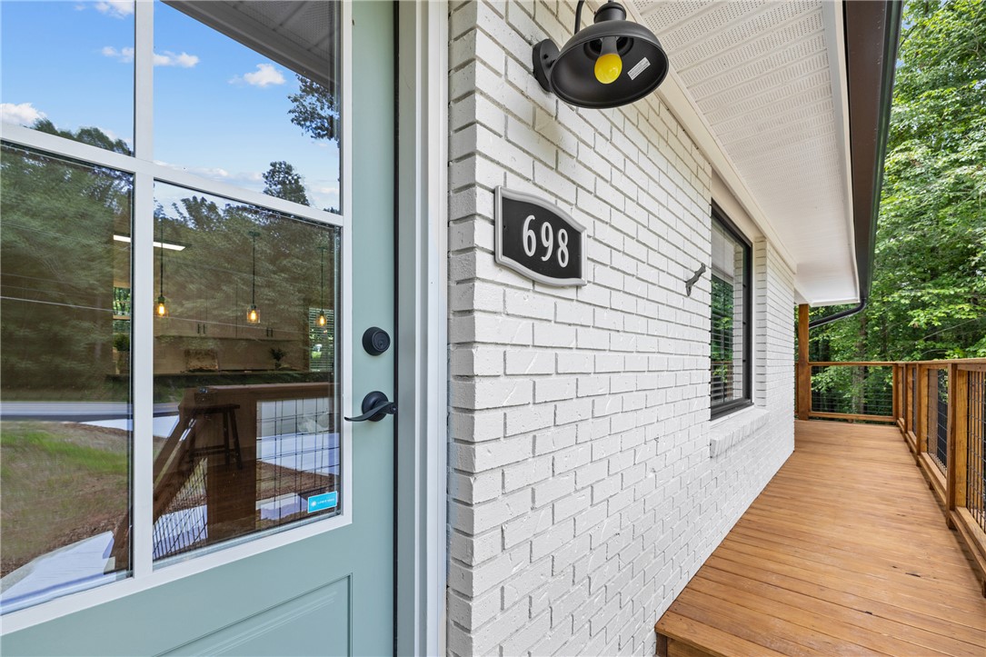 698 Pickett Post Road