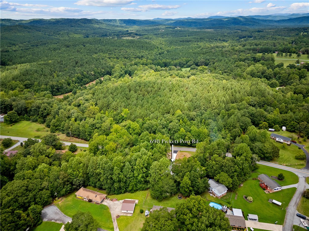 698 Pickett Post Road