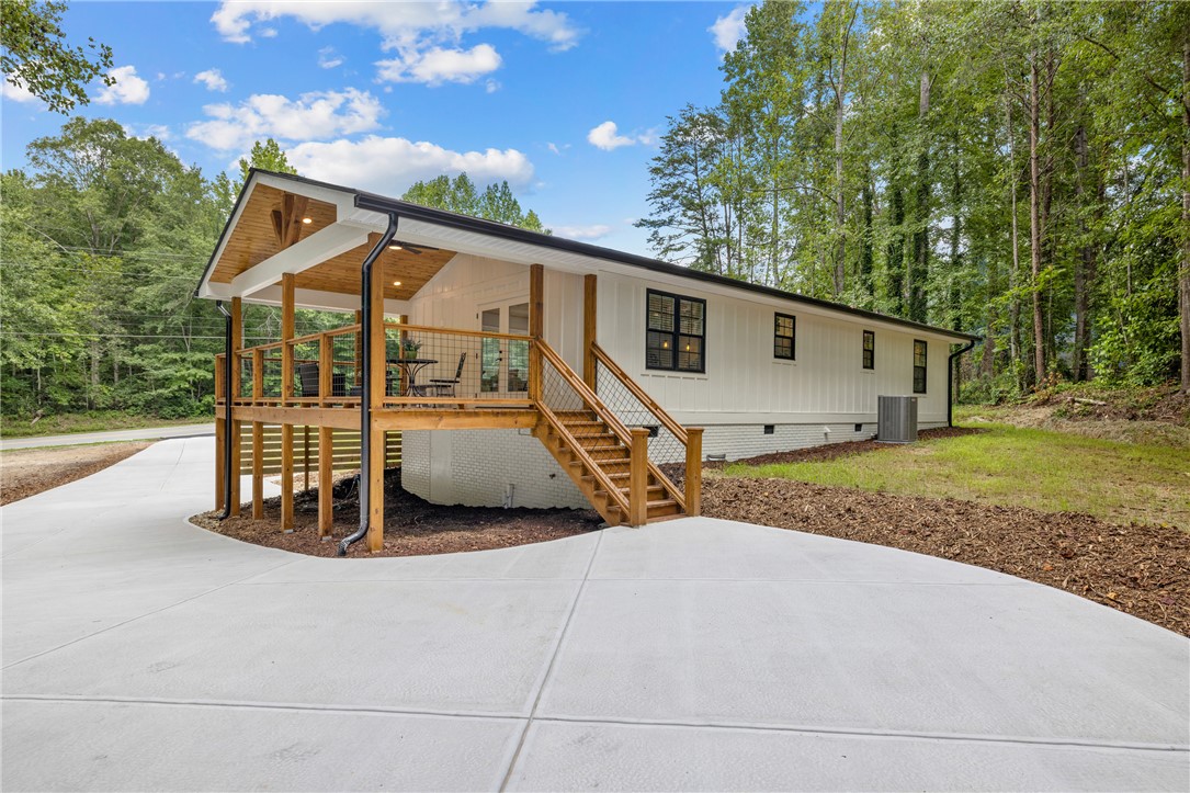 698 Pickett Post Road