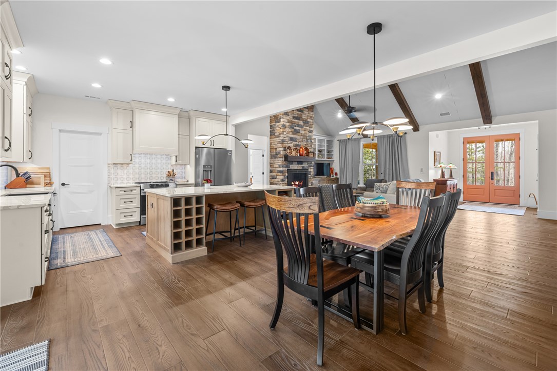 113 South Oak Pointe Drive