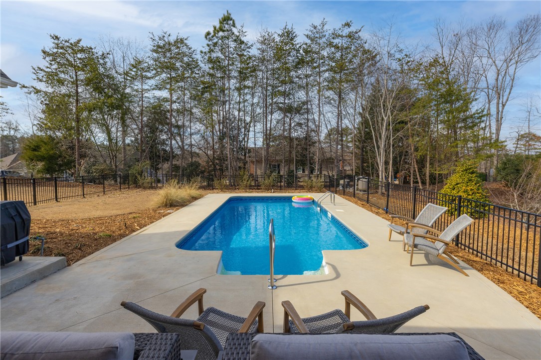 113 South Oak Pointe Drive
