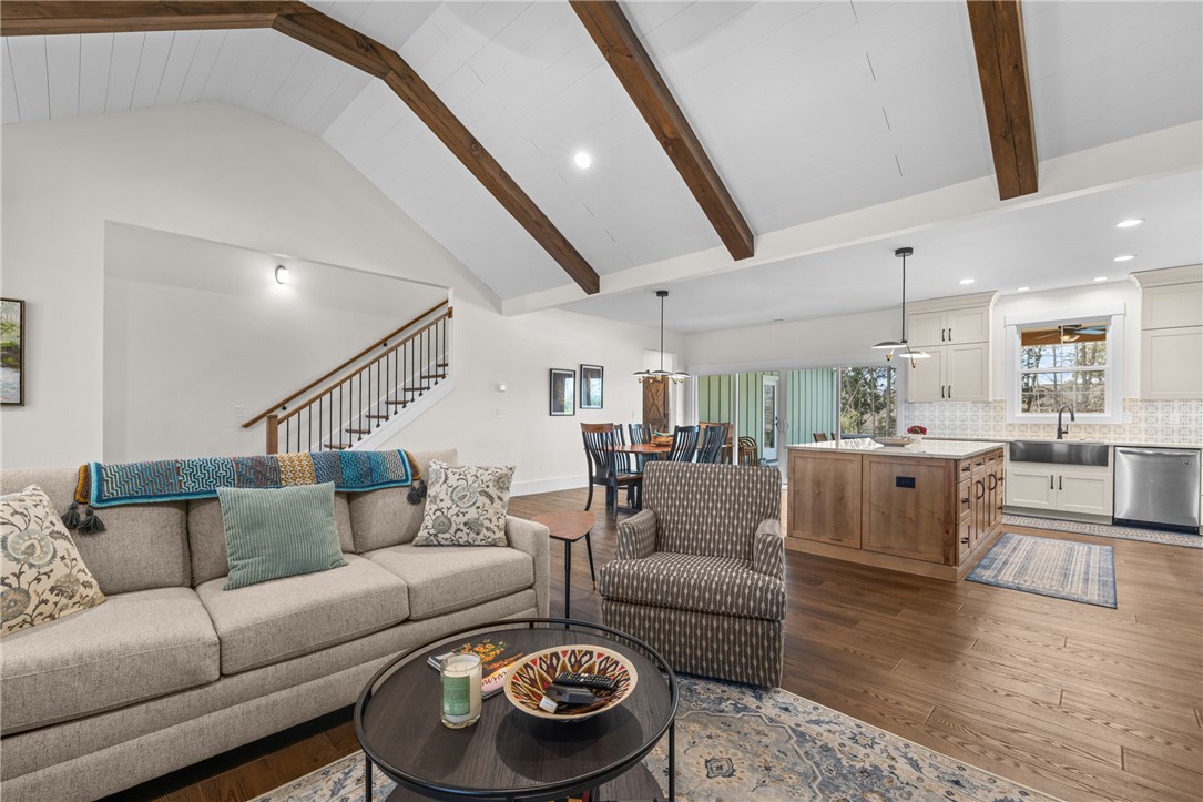 113 South Oak Pointe Drive