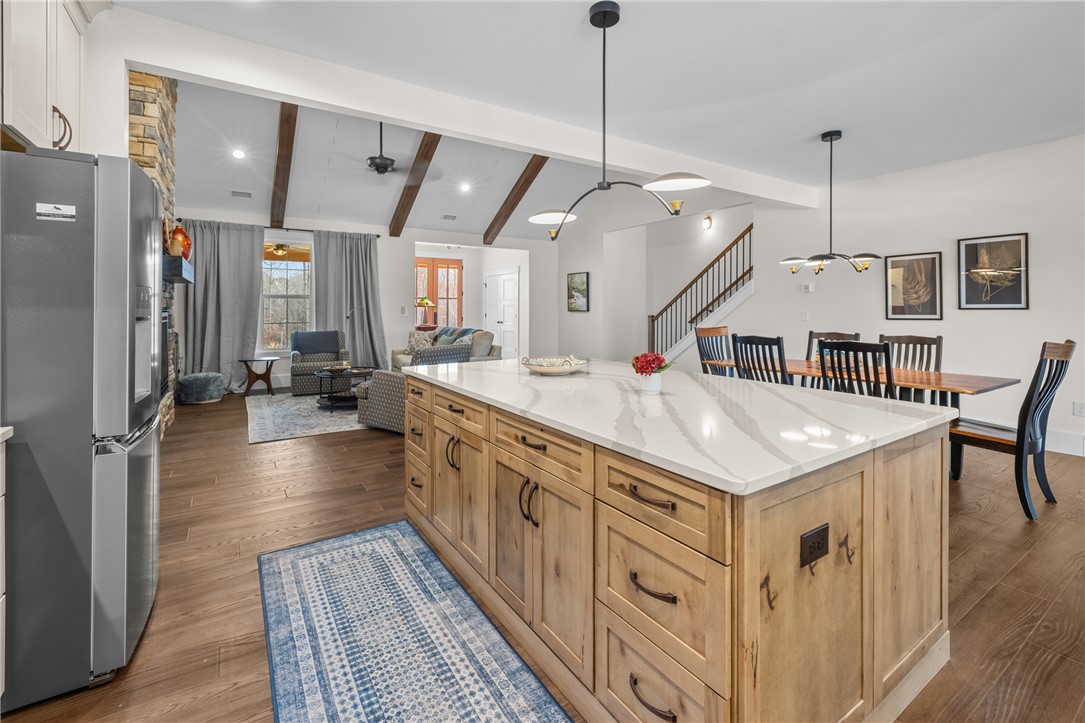 113 South Oak Pointe Drive