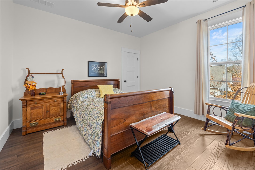 113 South Oak Pointe Drive