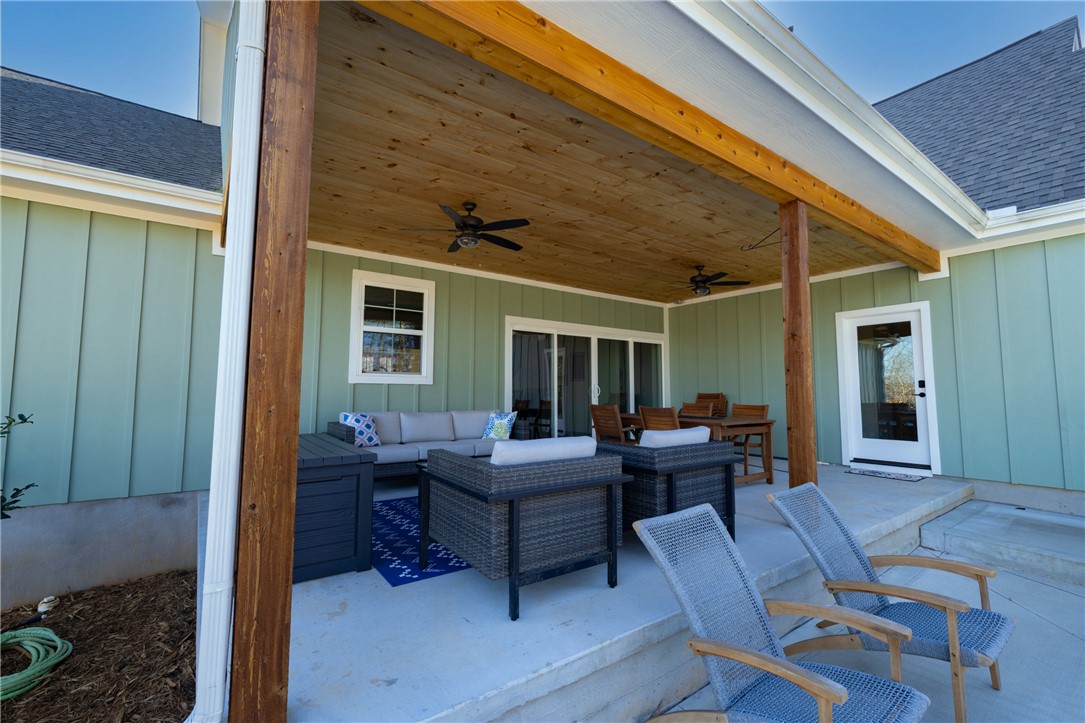113 South Oak Pointe Drive