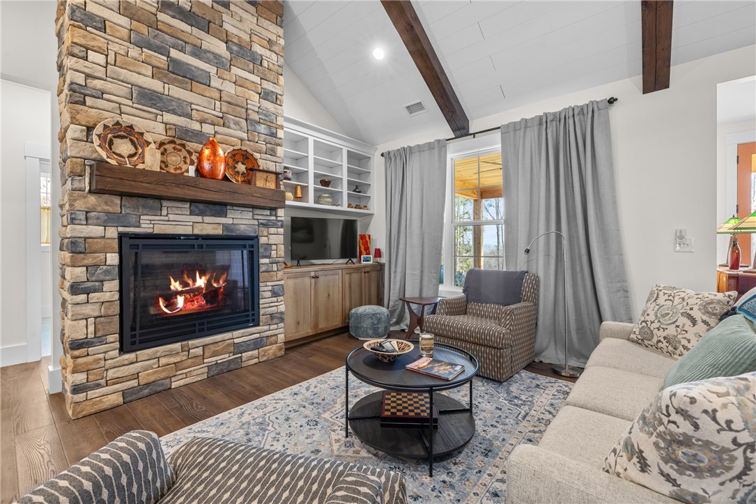 113 South Oak Pointe Drive