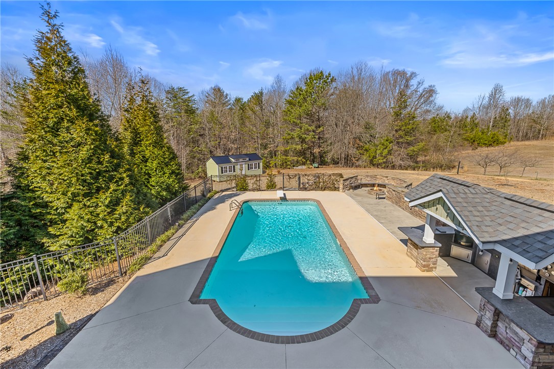 209 Crestridge Drive
