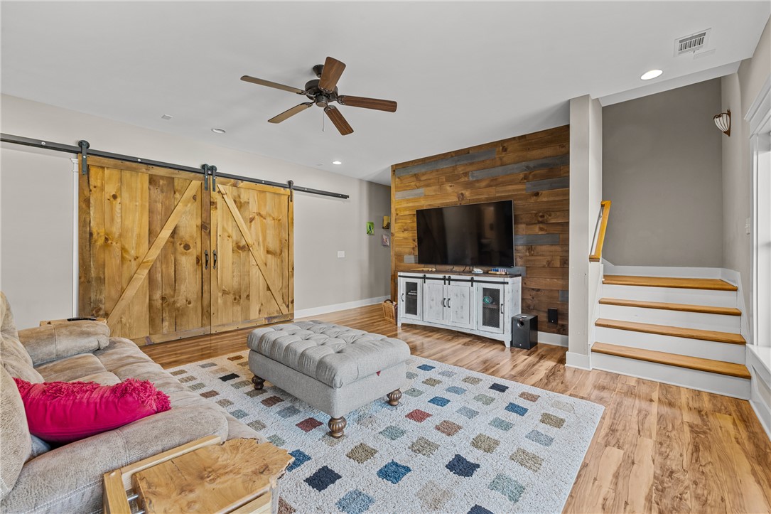 209 Crestridge Drive