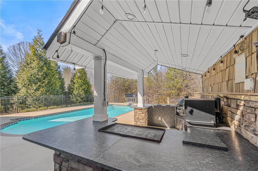 209 Crestridge Drive