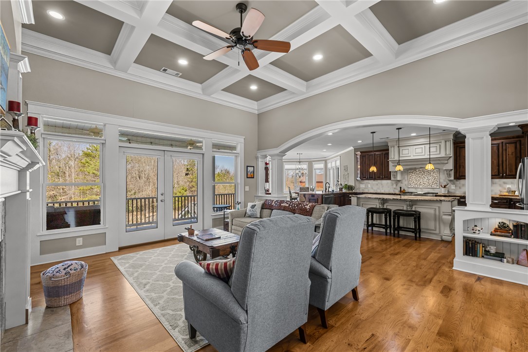 209 Crestridge Drive