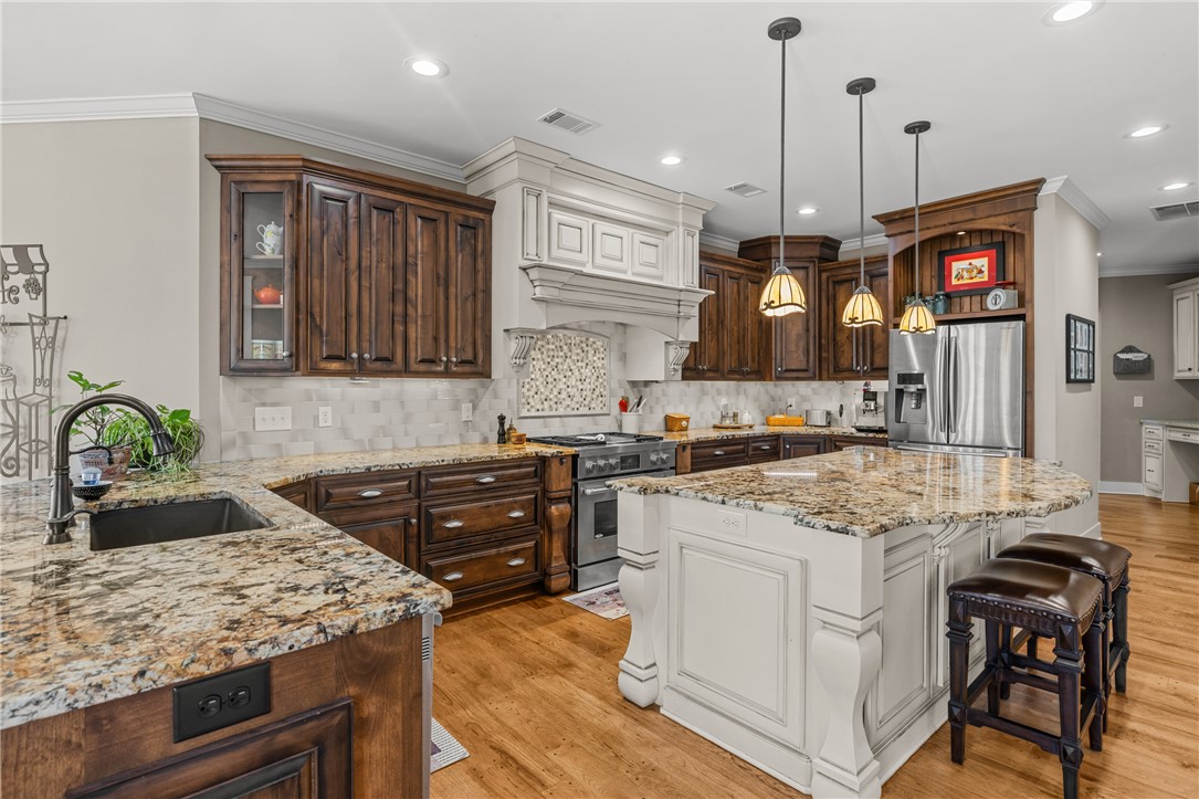 209 Crestridge Drive