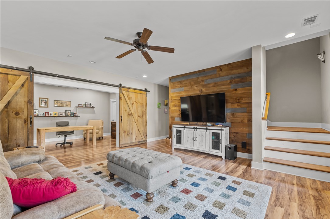 209 Crestridge Drive