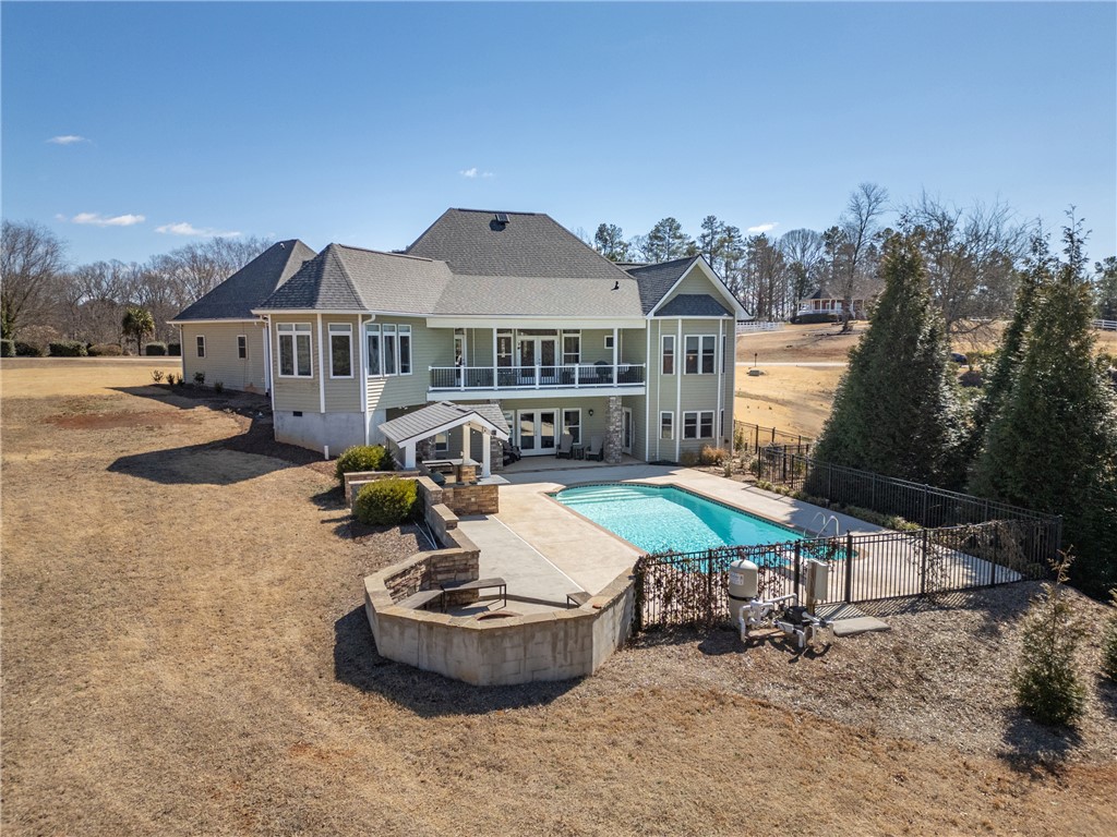 209 Crestridge Drive