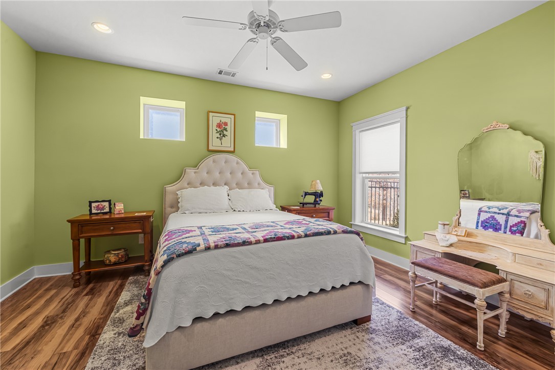 209 Crestridge Drive