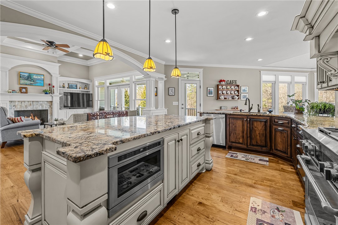 209 Crestridge Drive