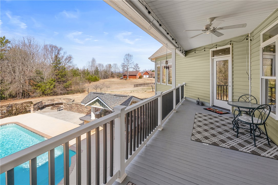 209 Crestridge Drive