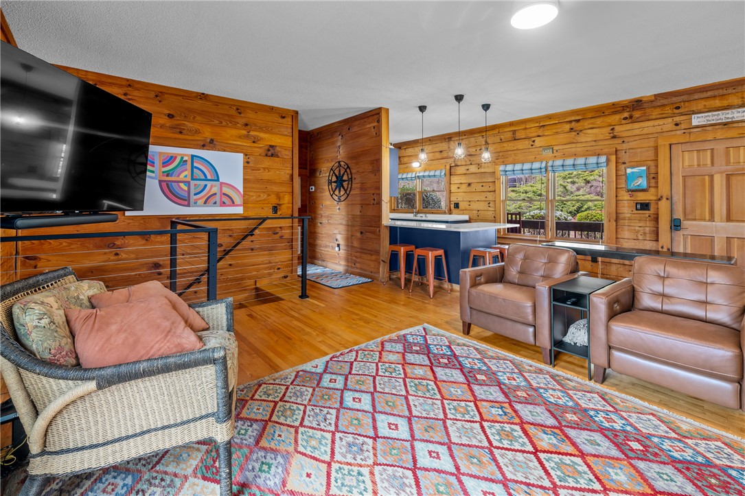203 Little Lane