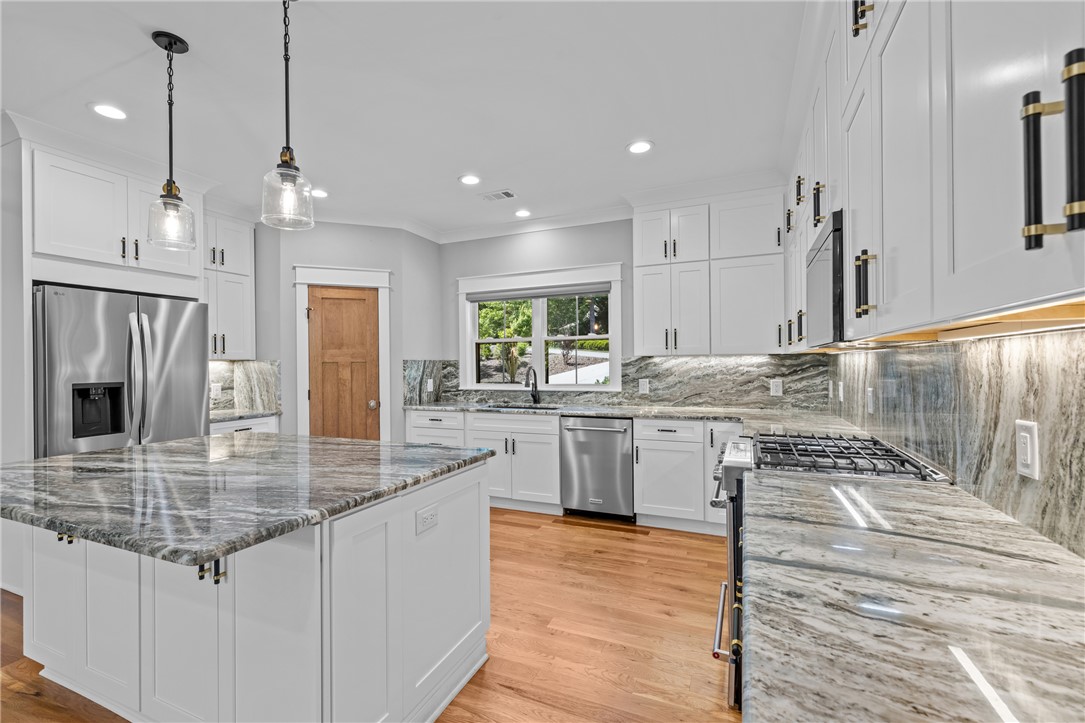709 Keowee Bay Circle