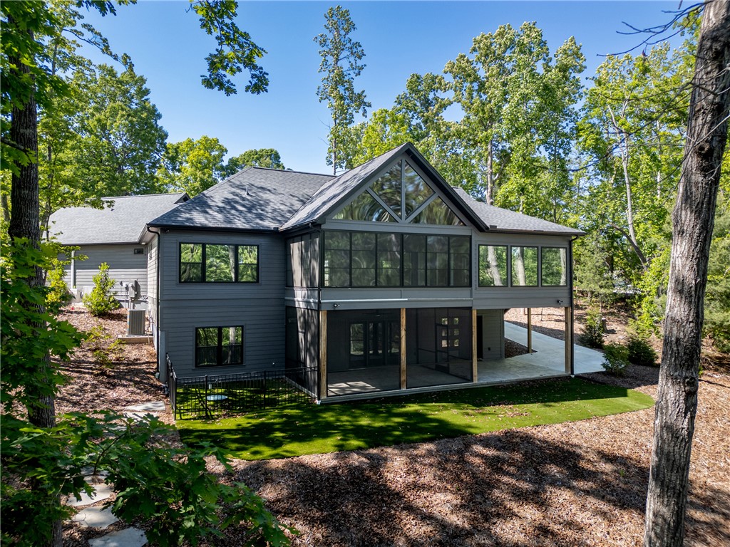 709 Keowee Bay Circle