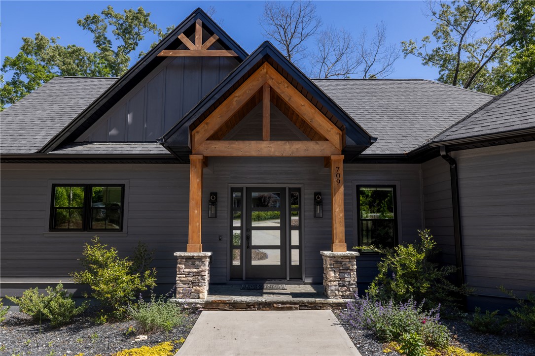 709 Keowee Bay Circle