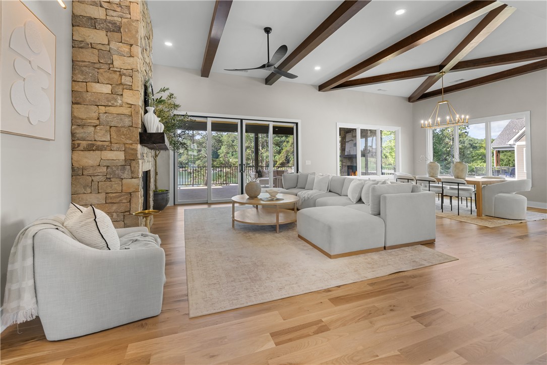 713 Bay Harbor Lane