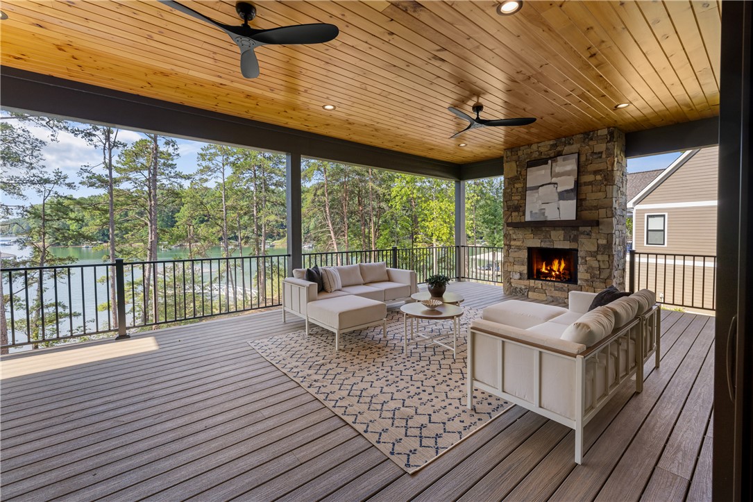 713 Bay Harbor Lane