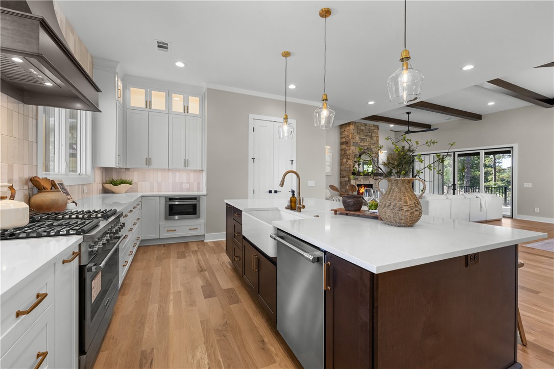 713 Bay Harbor Lane