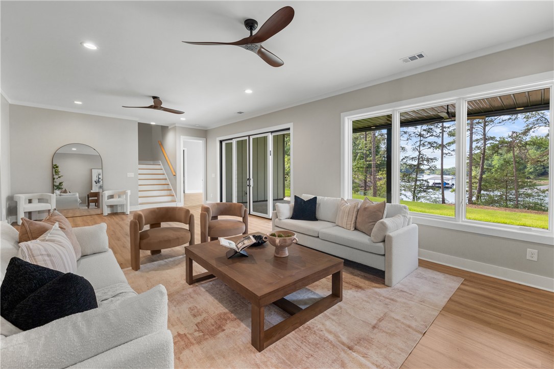 713 Bay Harbor Lane