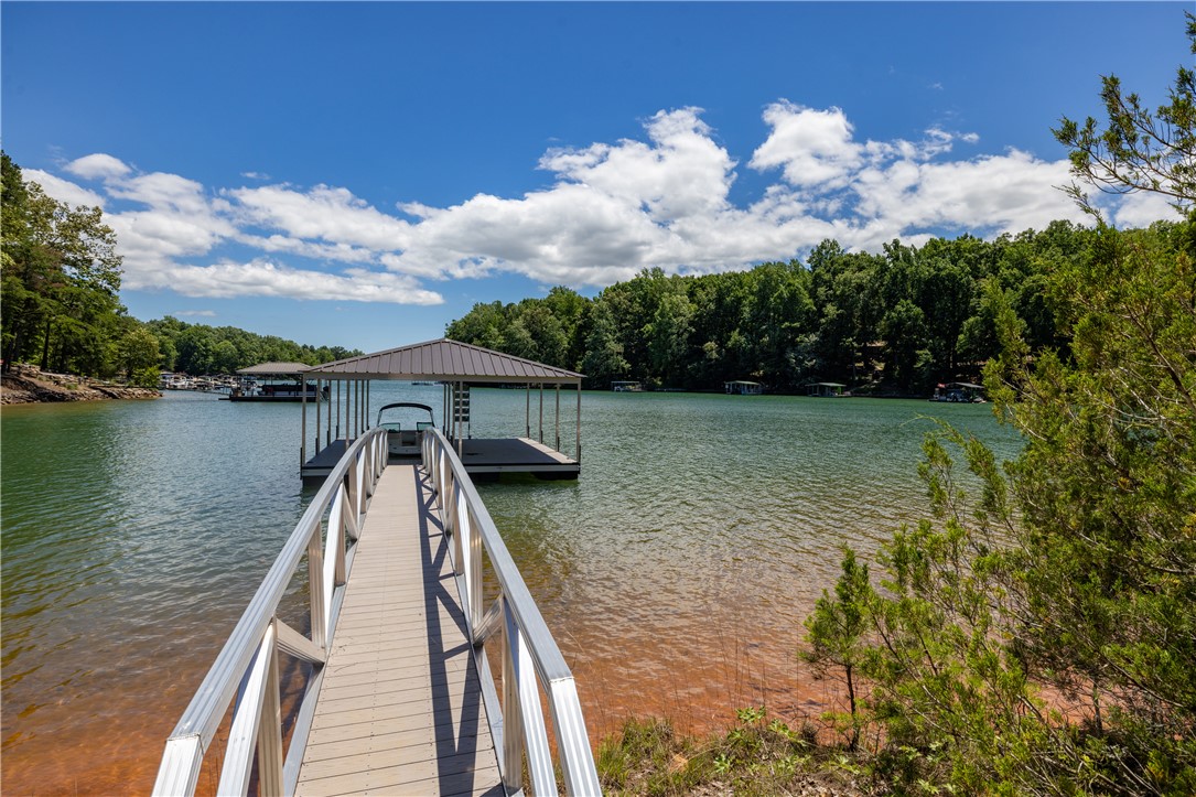 713 Bay Harbor Lane