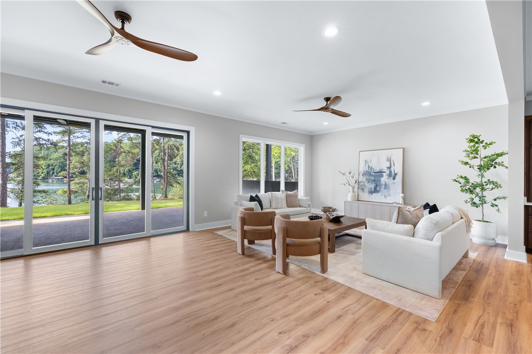 713 Bay Harbor Lane