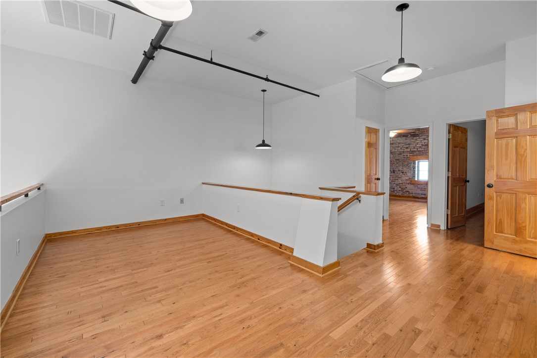 102 Russell Street 206