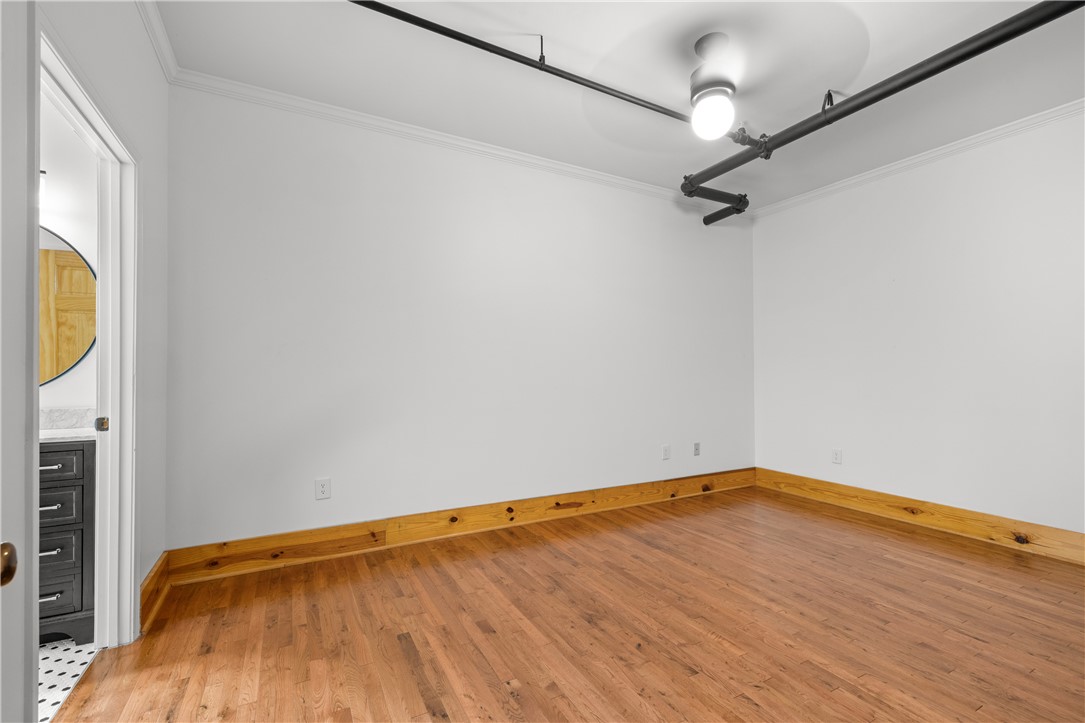 102 Russell Street 206