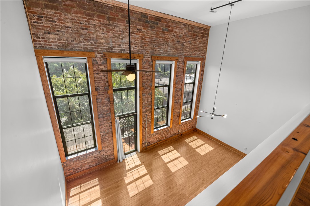 102 Russell Street 206