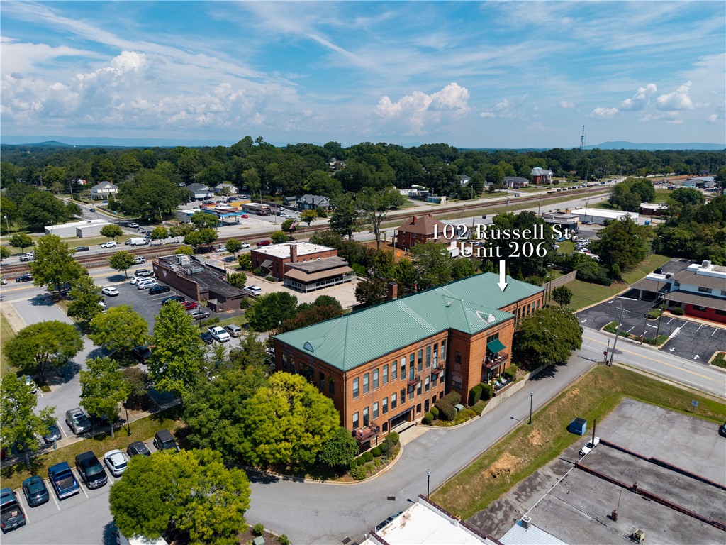 102 Russell Street 206